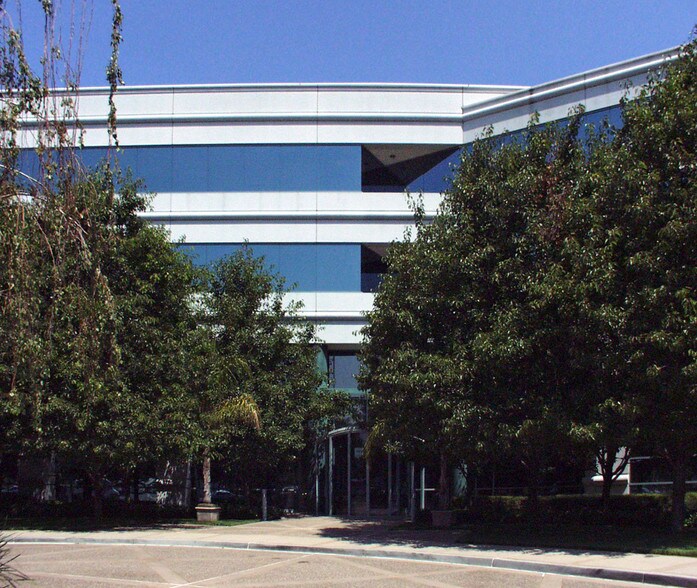 More Photos Of 100 Redwood Shores Pky, Redwood City Office For Lease