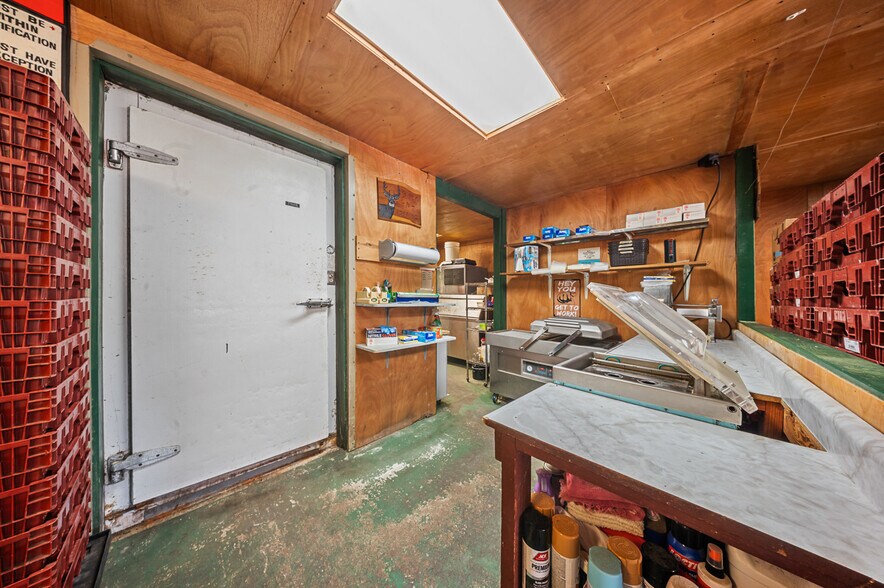 More Photos Of 27033 US Highway 96 S, Kirbyville Food Processing For Sale