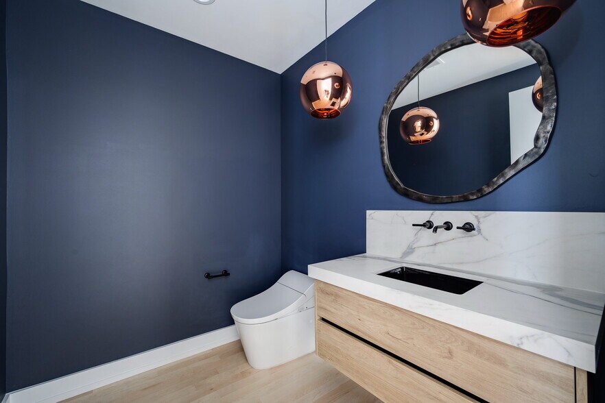 More Photos Of 1219 W Madison St, Chicago Storefront Retail Residential For Sale