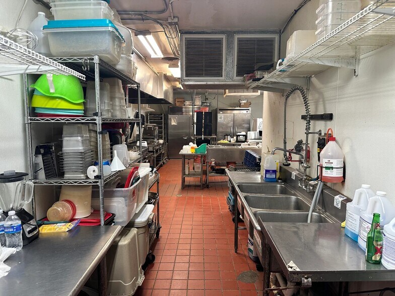 More Photos Of 2801 S 1st St, Abilene Fast Food For Sale