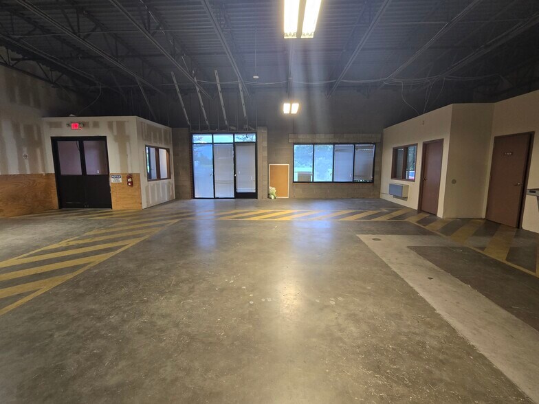 More Photos Of 2960 Technology Pl, Waldorf Research And Development For Lease
