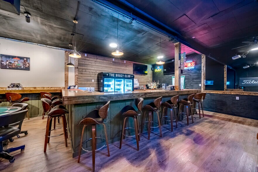 More Photos Of 422 Fryes Ln, Danville Sports And Entertainment For Sale