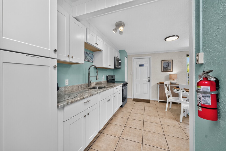 More Photos Of 1130 Gulf Blvd, Englewood Apartments For Sale