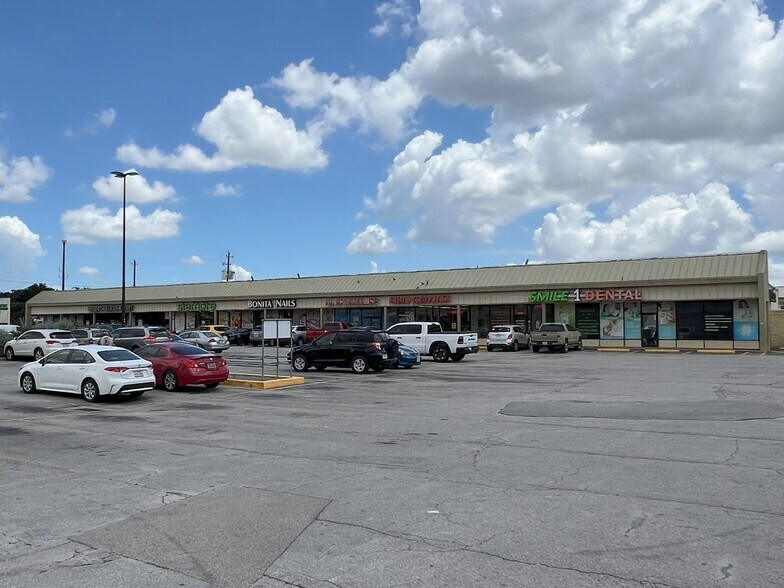 More Photos Of 5900-5990 Renwick Dr, Houston Unknown For Lease
