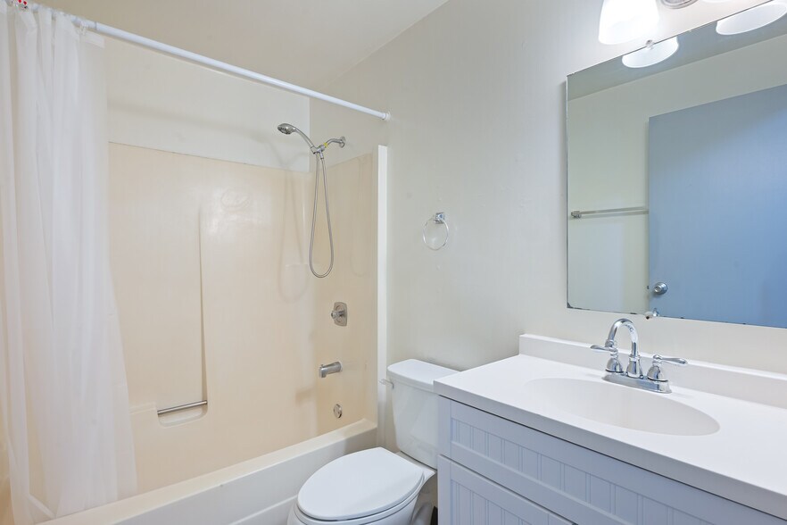 More Photos Of 441 Smithers Ave S, Renton Apartments For Sale