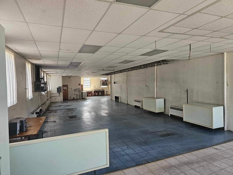 More Photos Of 27 E Main St, Stafford Springs Freestanding For Lease