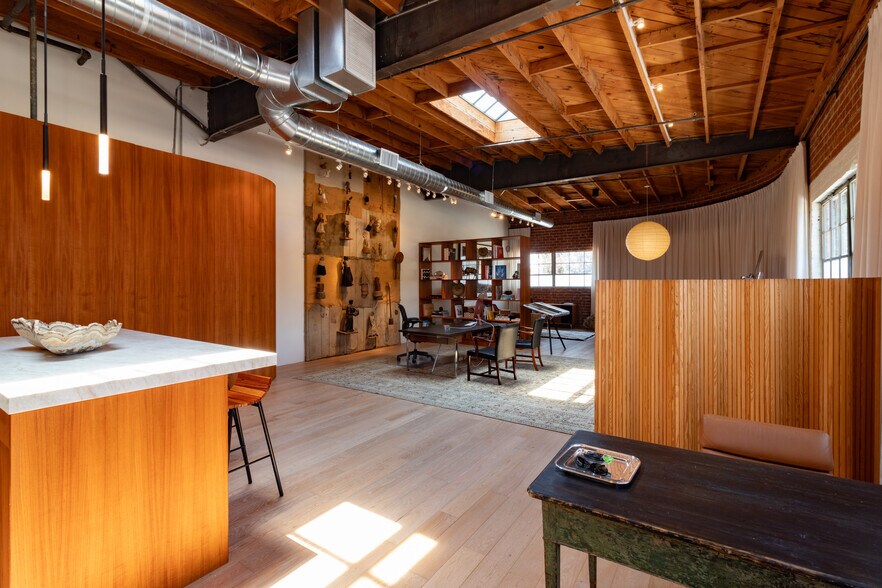 More Photos Of 3002 Pennsylvania Ave, Santa Monica Loft Creative Space For Sale