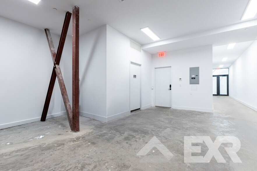 More Photos Of 2710 37th Ave, Long Island City Storefront Retail Residential For Lease