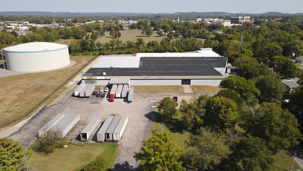 Primary Photo Of 344 Maple, Gallatin Warehouse For Lease
