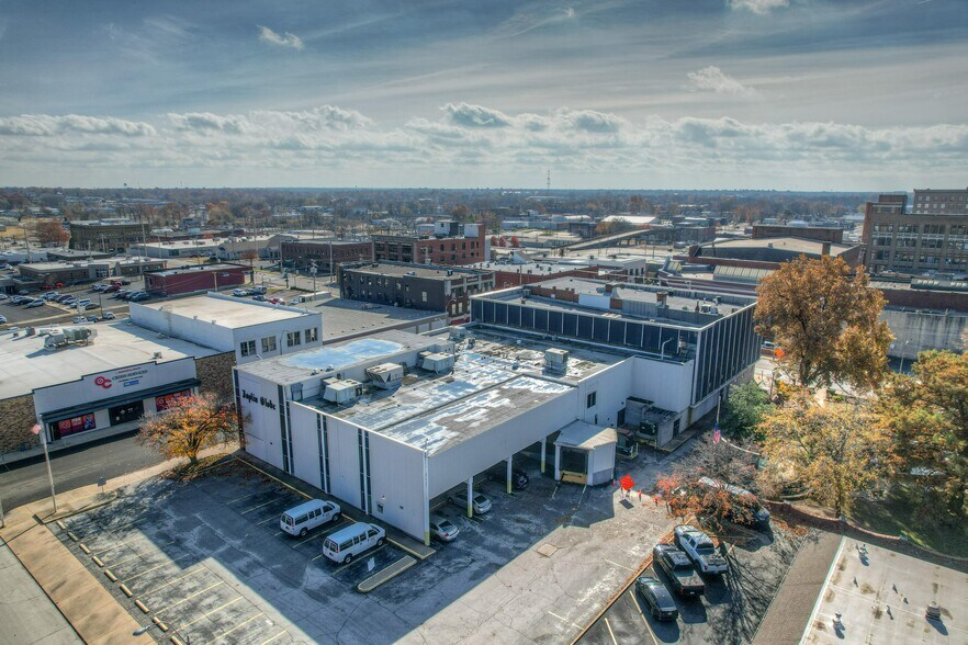 More Photos Of 117 E 4th St, Joplin Office For Sale