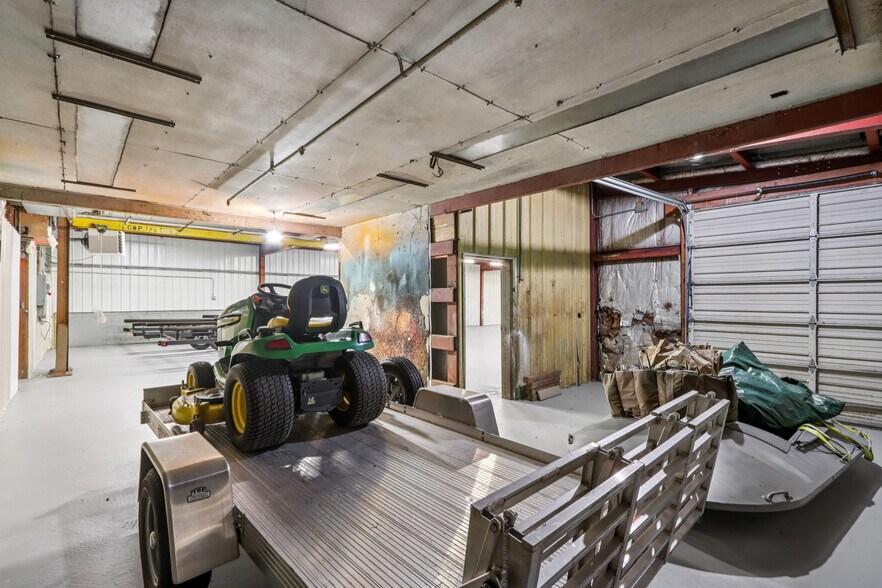 More Photos Of W9231 Bobolink Rd, Reeseville Warehouse For Sale