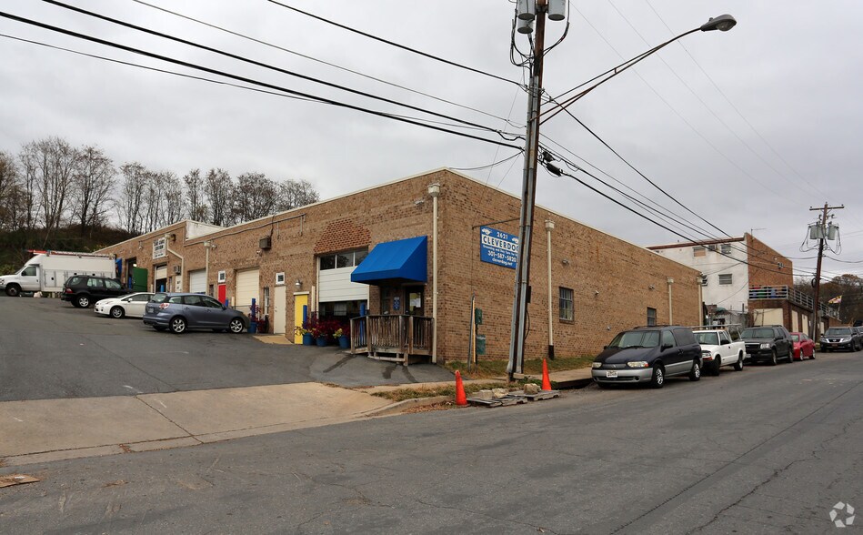 More Photos Of 2621-2653 Garfield Ave, Silver Spring Warehouse For Lease