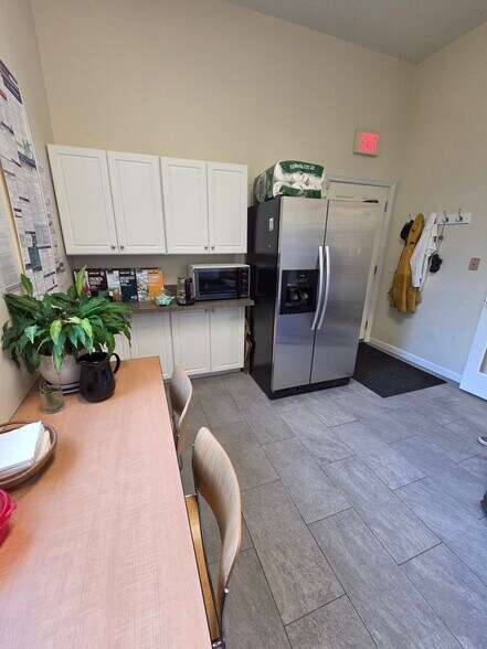 More Photos Of 20 A St, Framingham Office For Sale