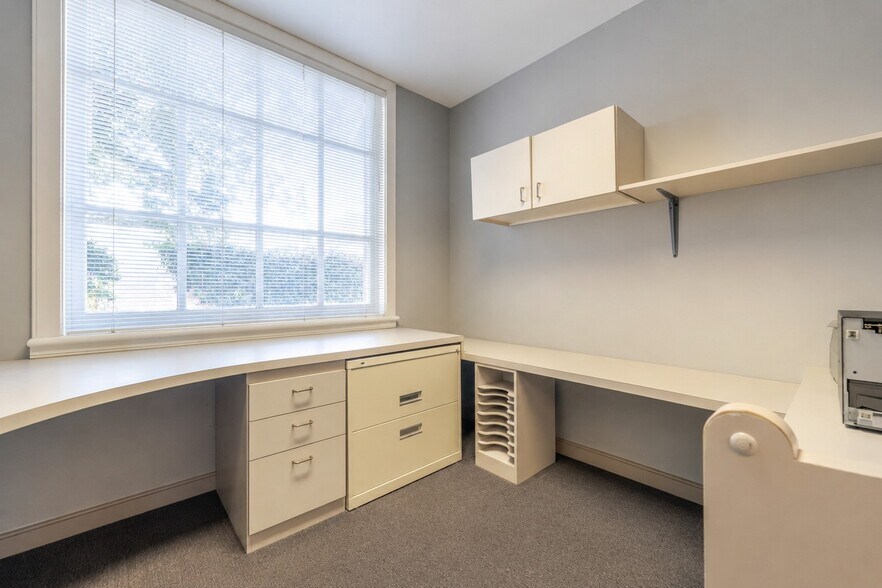 More Photos Of 3112 Jackson St, Alexandria Office For Sale