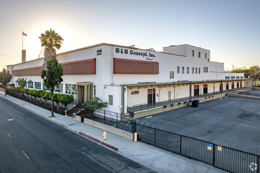 More Photos Of 4890 S Alameda St, Vernon Warehouse For Lease