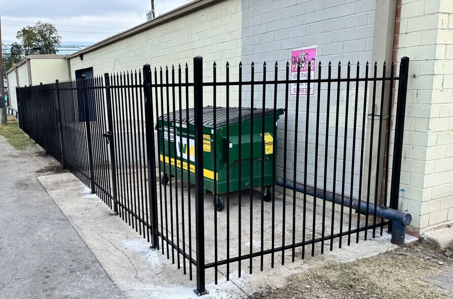 More Photos Of 1202 N Flores St, San Antonio Loft Creative Space For Sale