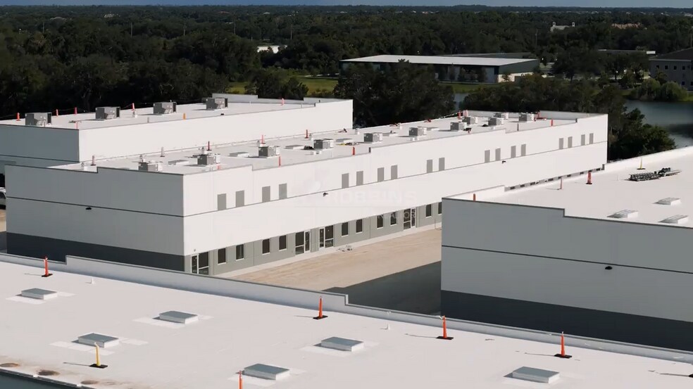 More Photos Of 8170 Uzita Dr, Sarasota Flex For Lease