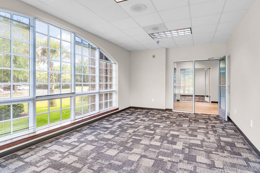 More Photos Of 146 Fairchild St, Charleston Office For Lease