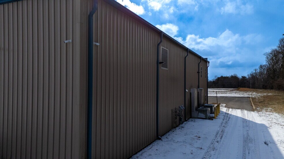 More Photos Of 258 Gardner Way, Mount Washington Light Distribution For Lease