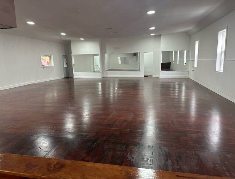 Primary Photo Of 5601 Rainier Ave S, Seattle General Retail For Lease