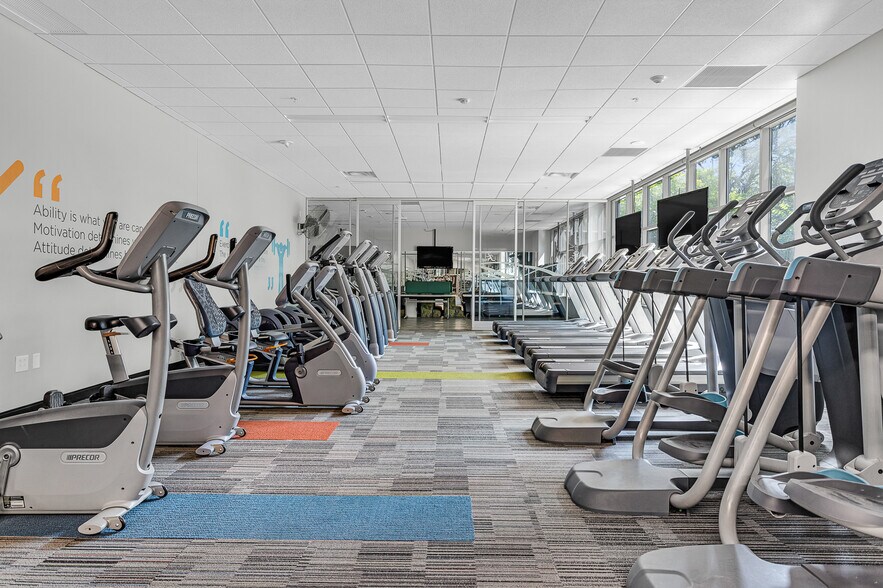 More Photos Of 9903 Westover Pl, San Antonio Office For Lease