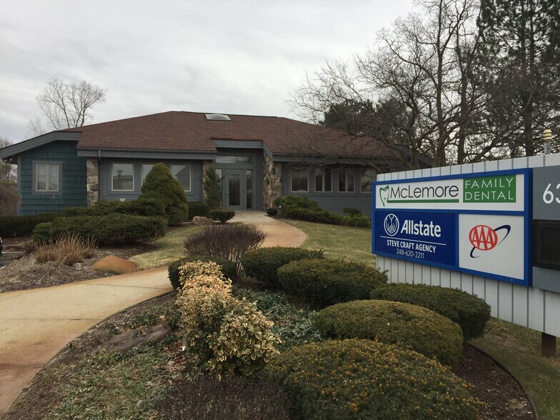 More Photos Of 6300 Sashabaw Rd, Village of Clarkston Storefront For Lease