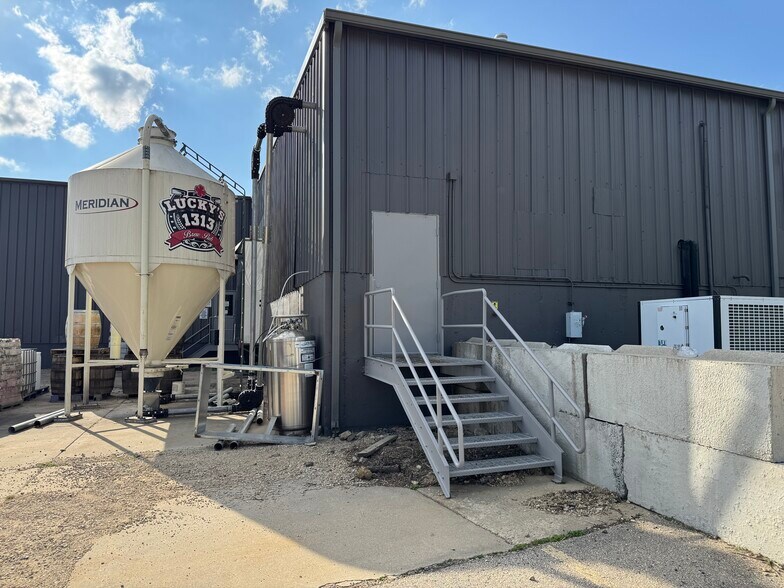 More Photos Of 1915 S Stoughton Rd, Madison Manufacturing For Lease
