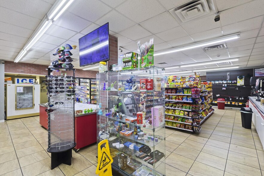 More Photos Of 1610 W Park Ave, Orange Service Station For Sale