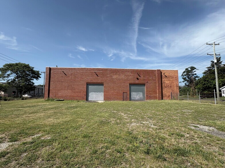 More Photos Of 200 White Horse Pike, Egg Harbor City Flex For Sale