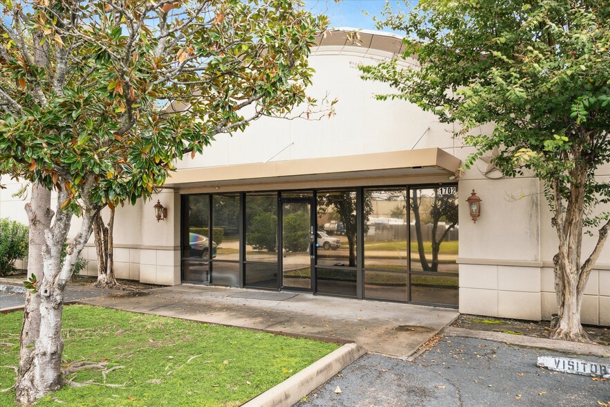 Primary Photo Of 1702 Townhurst Dr, Houston Office For Lease