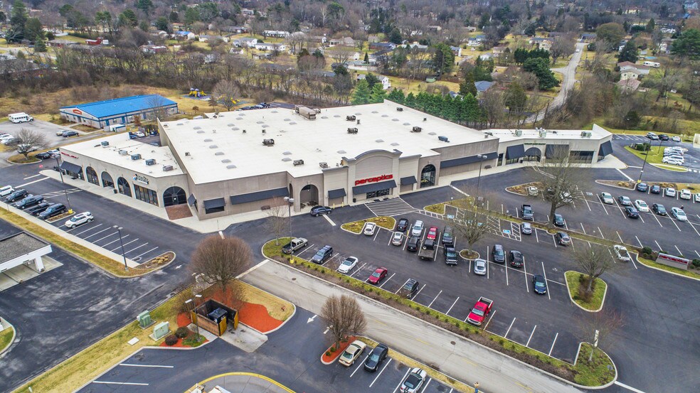 More Photos Of 11130-11132 Kingston Pike, Farragut Office For Sale
