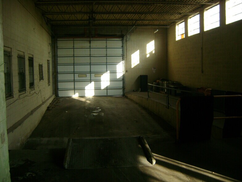 8301 Lyndon St, Detroit, MI 48238 Warehouse For Sale