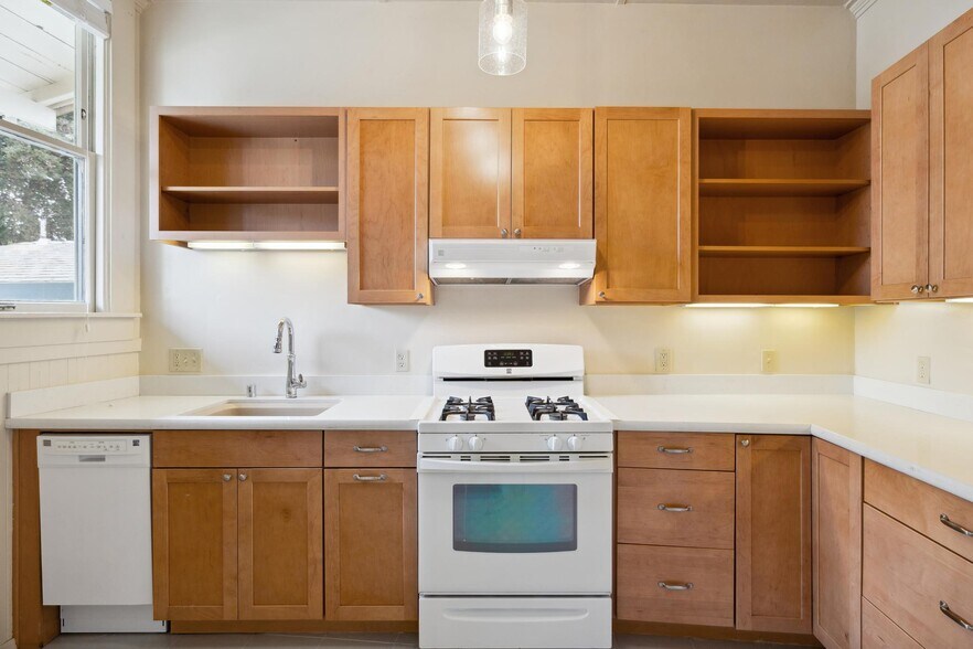 More Photos Of 1820 3rd St, Alameda Apartments For Sale