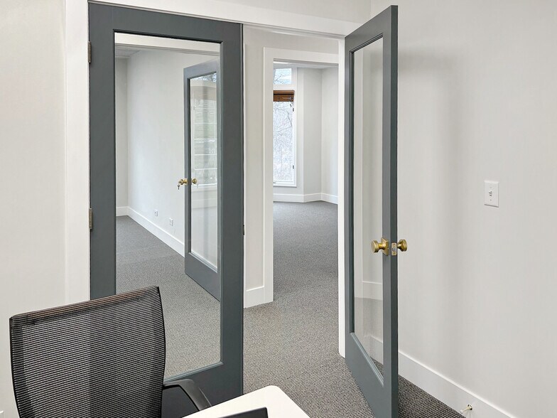 More Photos Of 610 W Roosevelt Rd, Wheaton Medical For Lease