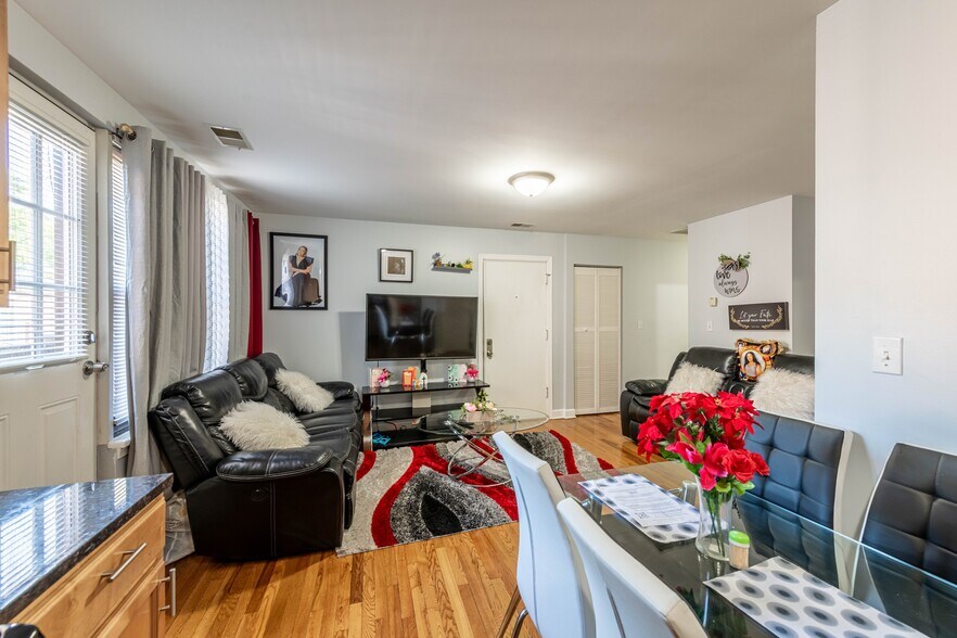 More Photos Of 7314-7322 N Winchester Ave, Chicago Apartments For Sale
