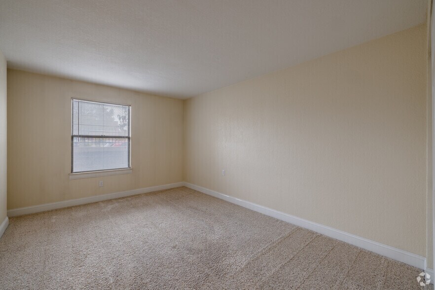 More Photos Of 107 S Washington Ave, Saginaw Apartments For Lease