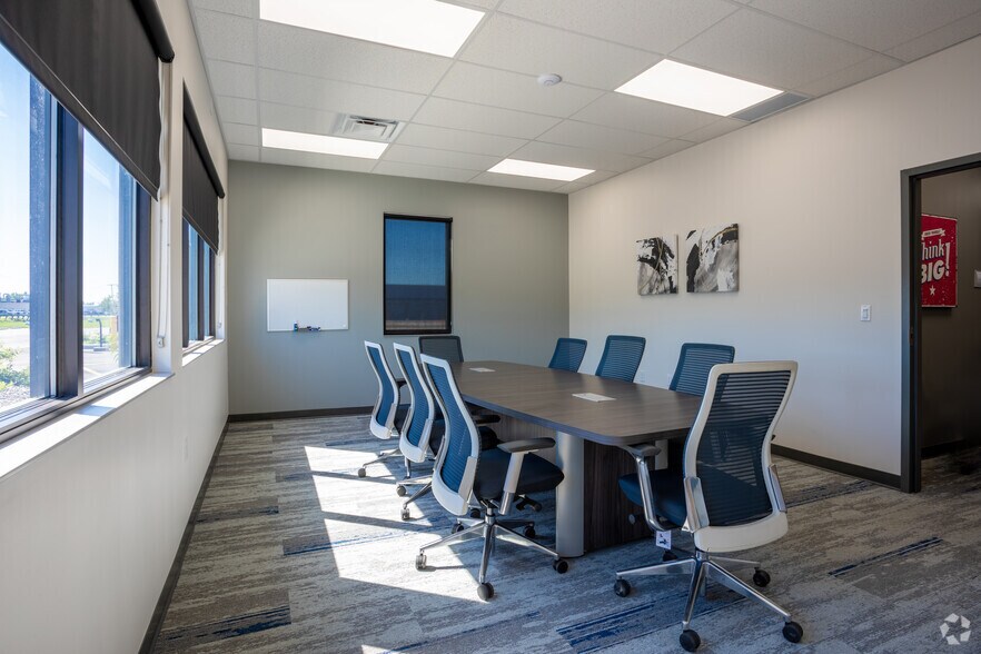 More Photos Of 2550 Tracy Rd, Northwood Light Manufacturing For Lease