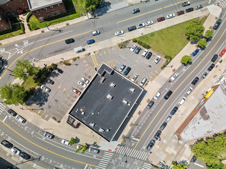 More Photos Of 7315 Kissena Blvd, Flushing General Retail For Sale