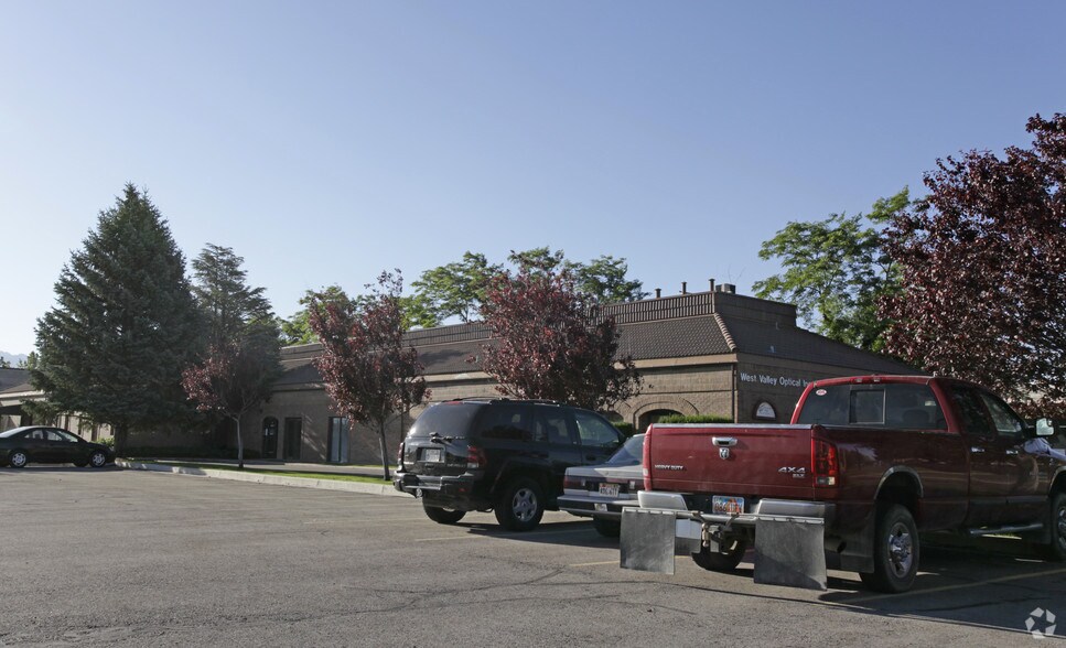 More Photos Of 3465 Pioneer, West Valley City Office For Lease