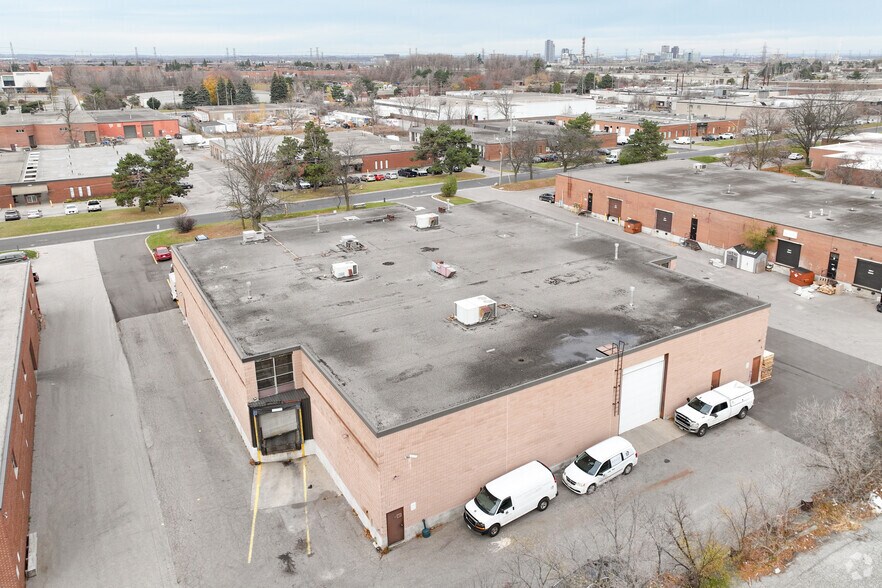 More Photos Of 181 Don Park Rd, Markham Manufacturing For Lease