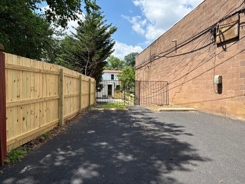 More Photos Of 7719 Germantown Ave, Philadelphia Office Residential For Lease