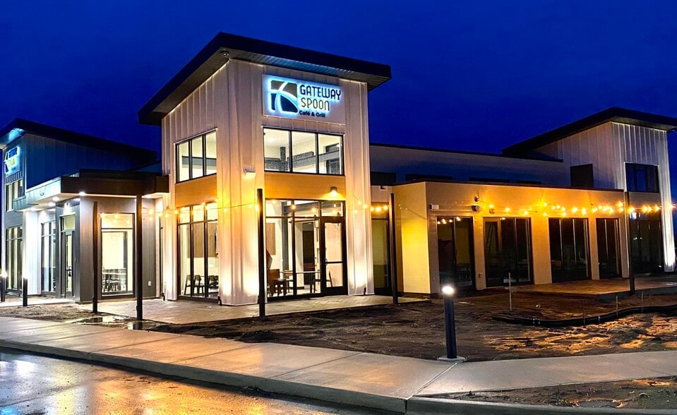 More Photos Of 633 E 24th St, Holland Restaurant For Lease