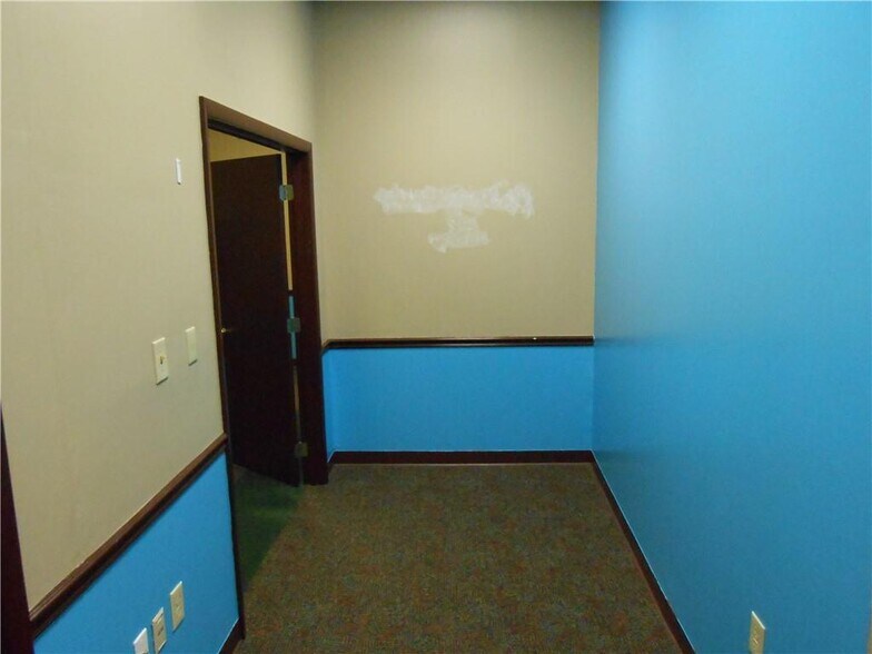 More Photos Of 526 E Bruceton Rd, Pittsburgh Medical For Lease