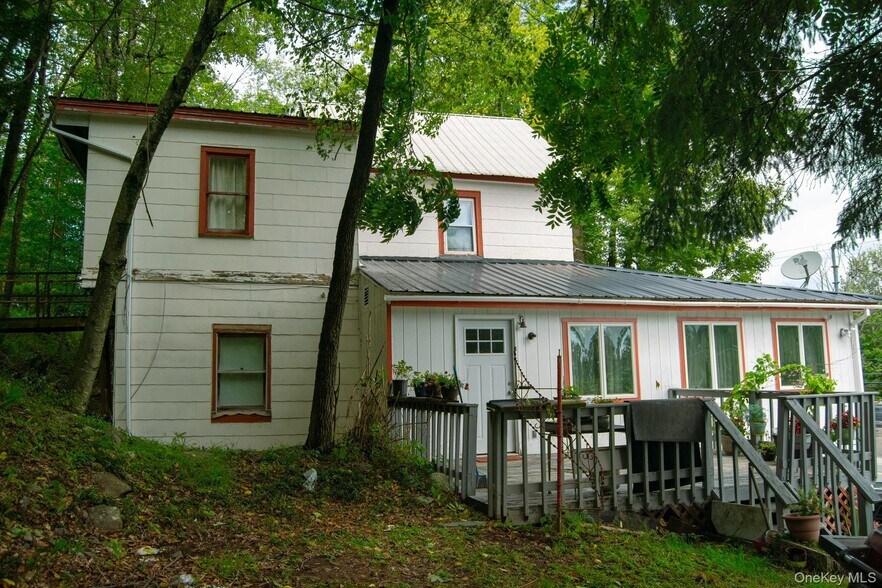 More Photos Of 107 Jefferson St, Monticello Storefront Retail Residential For Sale