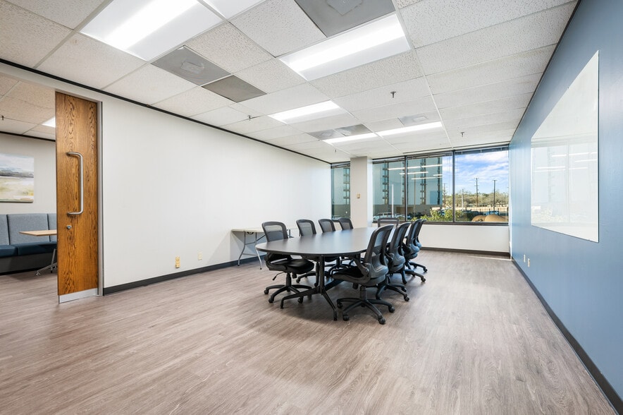 More Photos Of 85 NE Loop 410, San Antonio Office For Lease