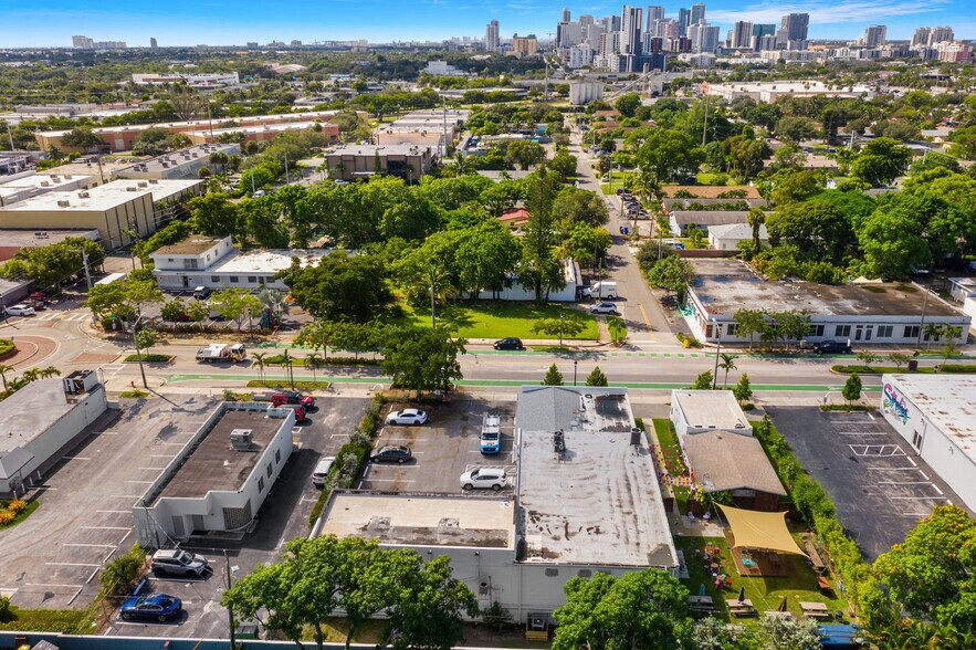 More Photos Of 603 NE 13th St, Fort Lauderdale Storefront Retail Office For Lease