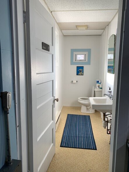 More Photos Of 1049 Tiogue Ave, Coventry Showroom For Lease