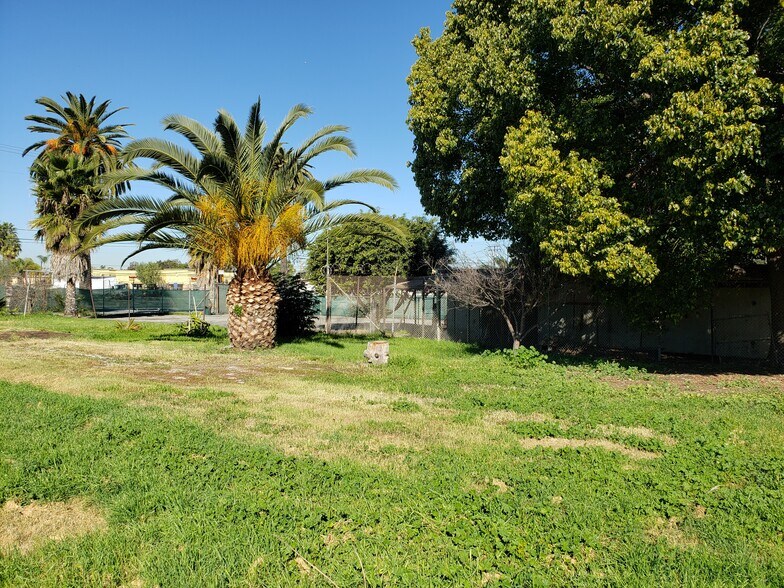 More Photos Of 11600 Artesia Blvd, Artesia Storefront For Sale