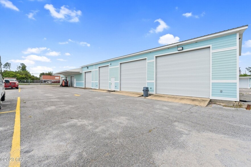 More Photos Of 1602 Martin Luther King Jr Blvd, Panama City Light Manufacturing For Sale