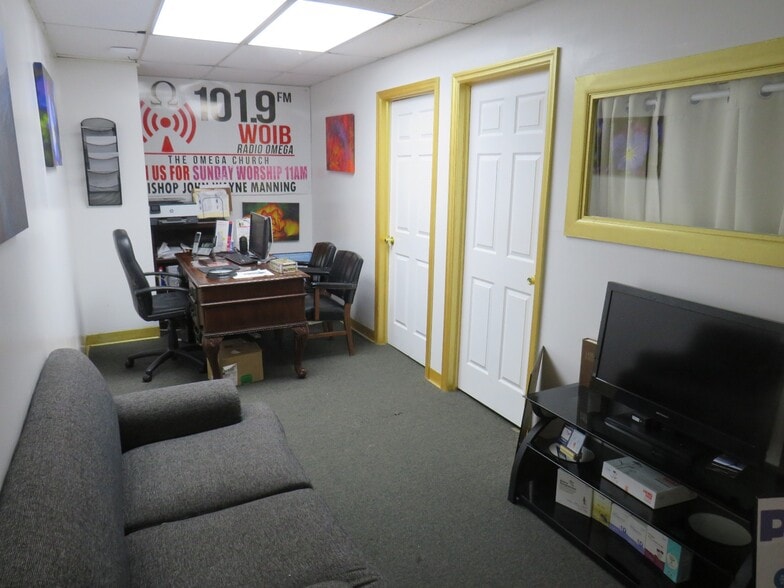 More Photos Of 11030 Wiles Rd, Coral Springs Religious Facility For Lease